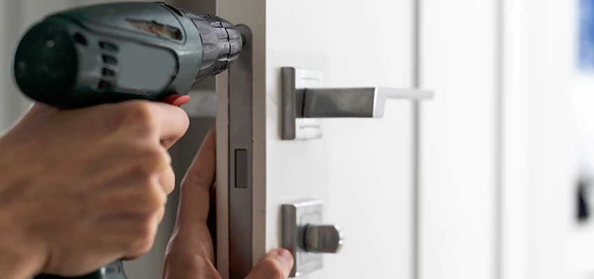 Locksmith For Lock Replacement Near Me in Vista, CA