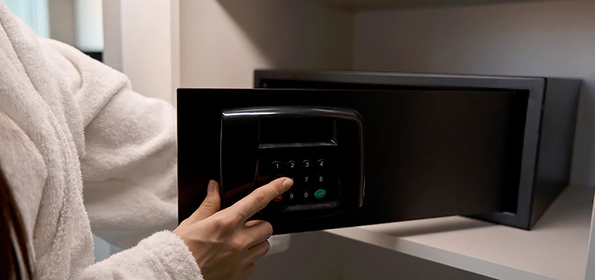 Safe Unlocking Service Company in Vista, California