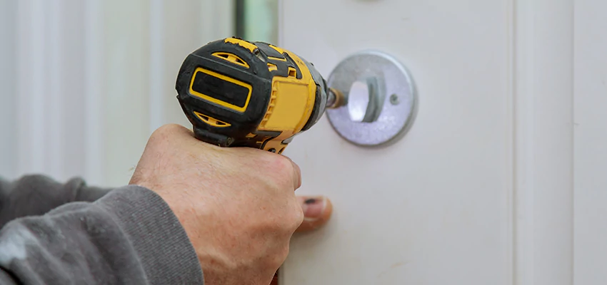 Street Locksmith For Smart Lock Repair in Vista, CA